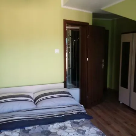Sis * Dziwnówek